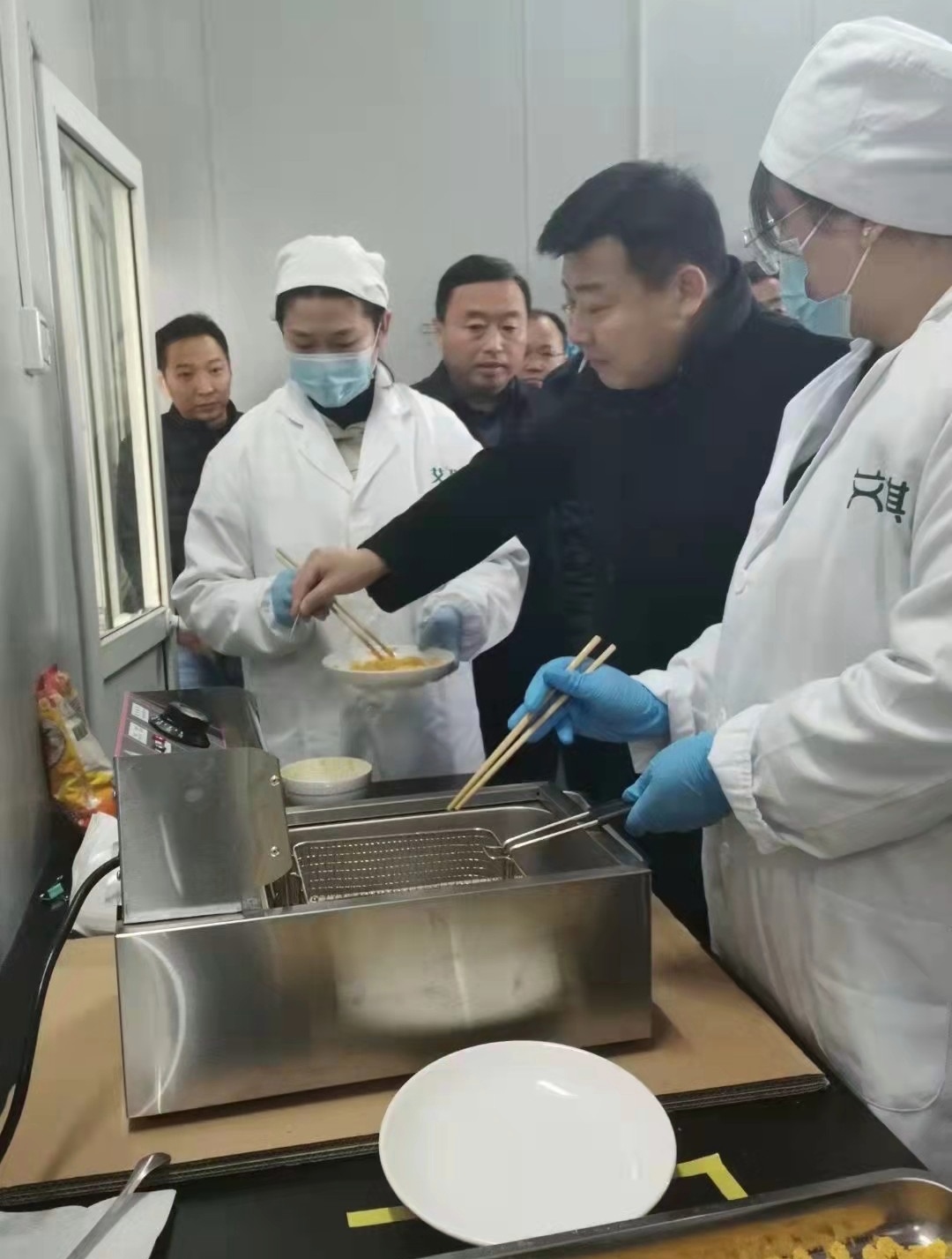 单县政府领导莅临山东艾琪公司指导工作